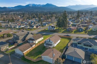 911 W Fifth Street , Port Angeles, WA 98363 - Photo 2