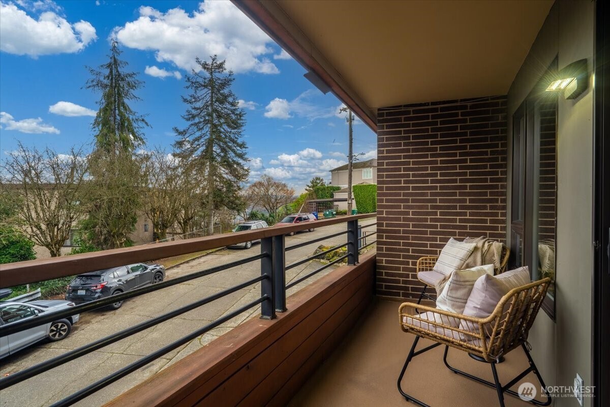 1717 5th Avenue N #103, Seattle, WA 98109