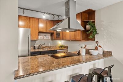 1717 5th Avenue N #103, Seattle, WA 98109 - Photo 9