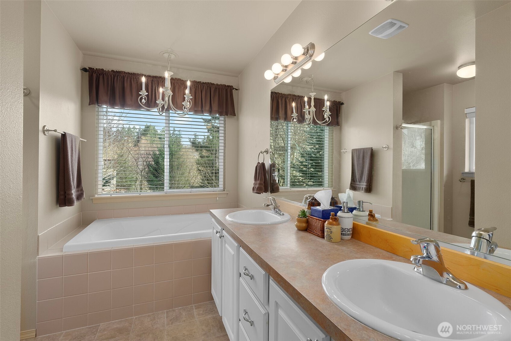 117 Briarwood Court , Chehalis, WA 98532