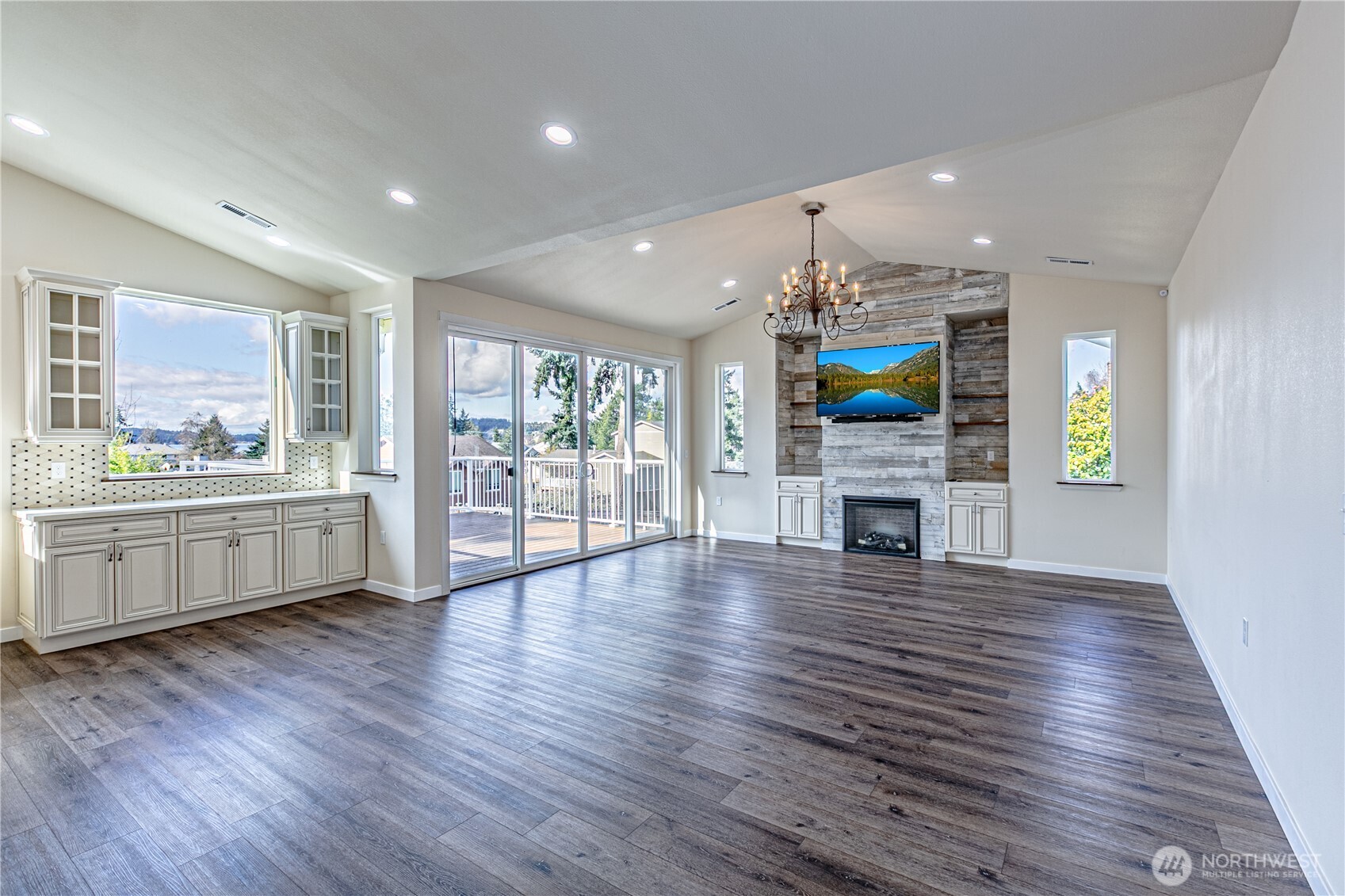 1930 Westridge Avenue W, Tacoma, WA 98466