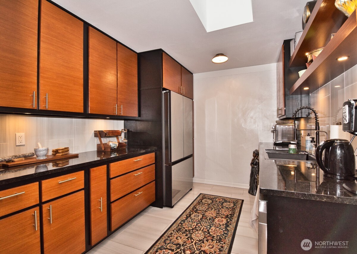 2041 Ptarmigan Lane NW, Poulsbo, WA 98370