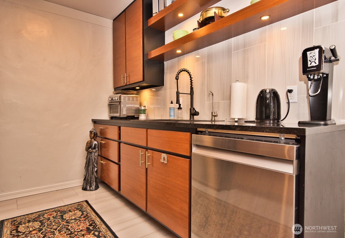 2041 Ptarmigan Lane NW, Poulsbo, WA 98370