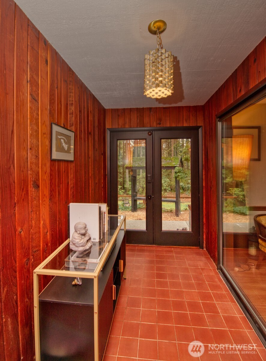 2041 Ptarmigan Lane NW, Poulsbo, WA 98370