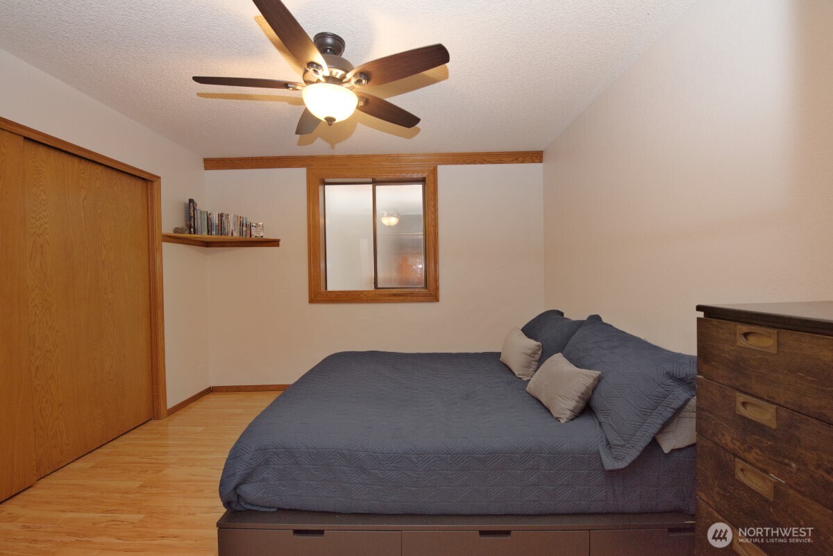 2041 Ptarmigan Lane NW, Poulsbo, WA 98370