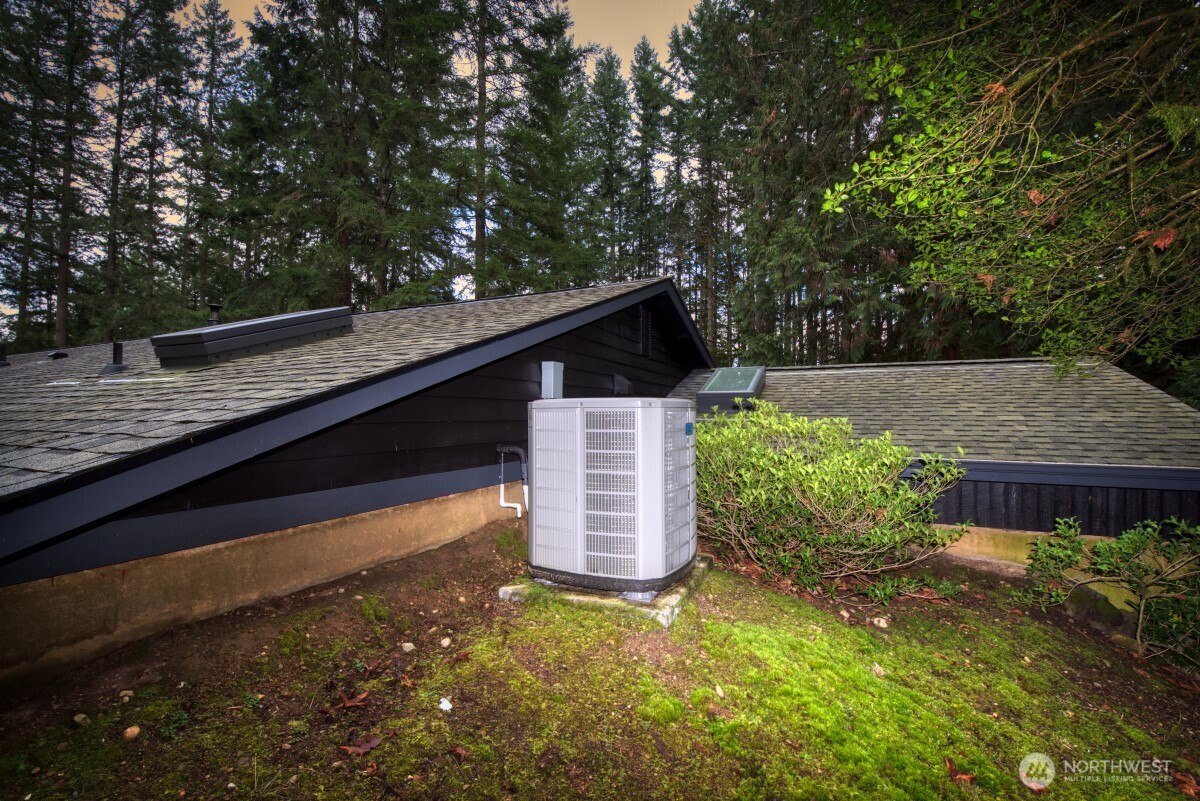 2041 Ptarmigan Lane NW, Poulsbo, WA 98370