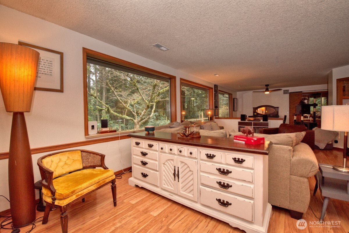 2041 Ptarmigan Lane NW, Poulsbo, WA 98370