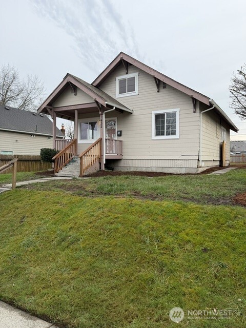 1432 E 29th Street , Tacoma, WA 98404