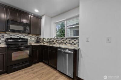 1118 Chestnut Court #18, Everett, WA 98201 - Photo 12