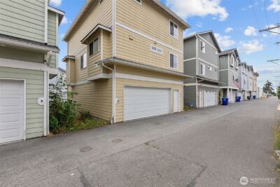 1118 Chestnut Court #18, Everett, WA 98201 - Photo 2