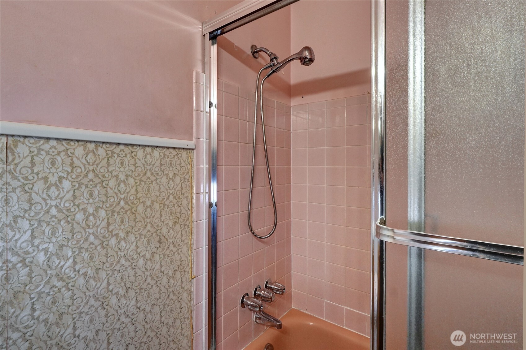 1730 N Narrows Drive , Tacoma, WA 98406-1510