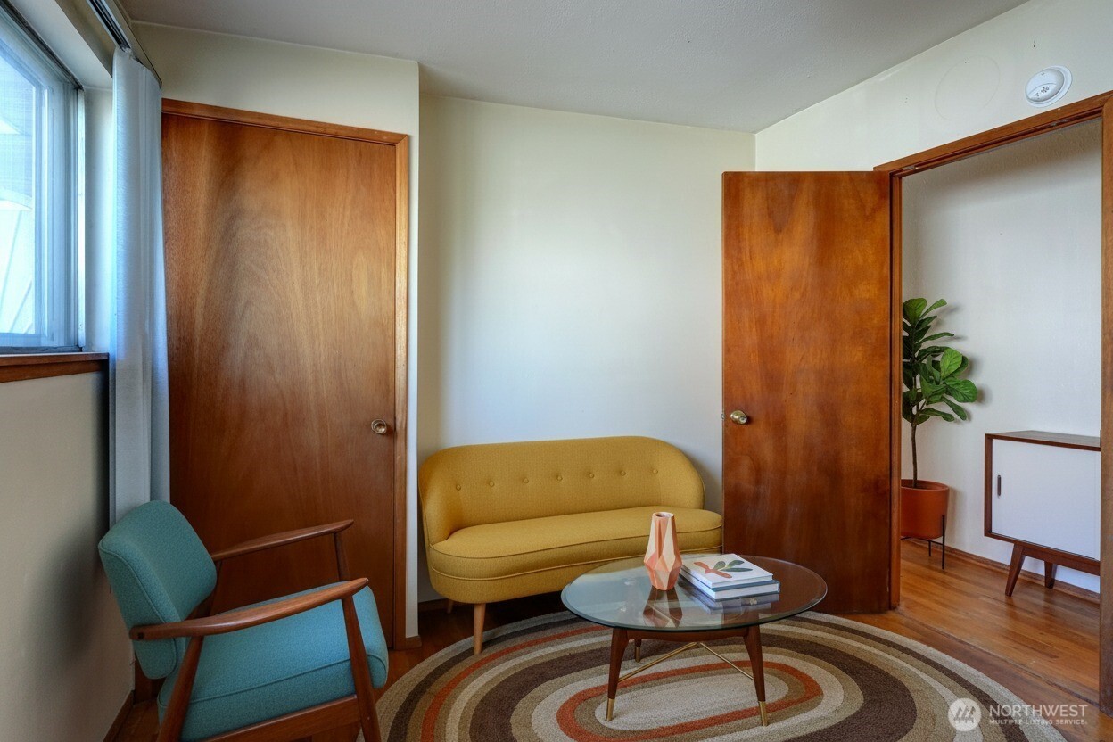 1730 N Narrows Drive , Tacoma, WA 98406-1510