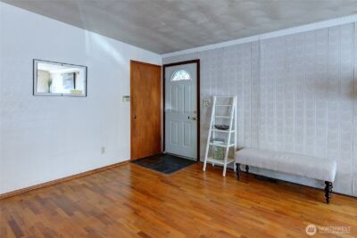 1730 N Narrows Drive , Tacoma, WA 98406-1510 - Photo 4