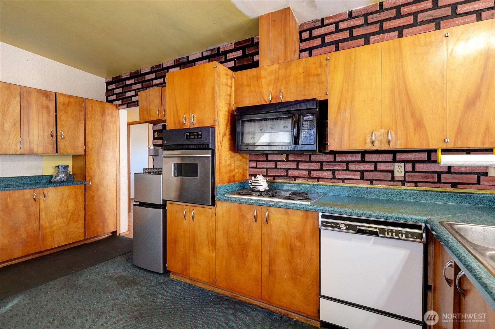 1730 N Narrows Drive , Tacoma, WA 98406-1510