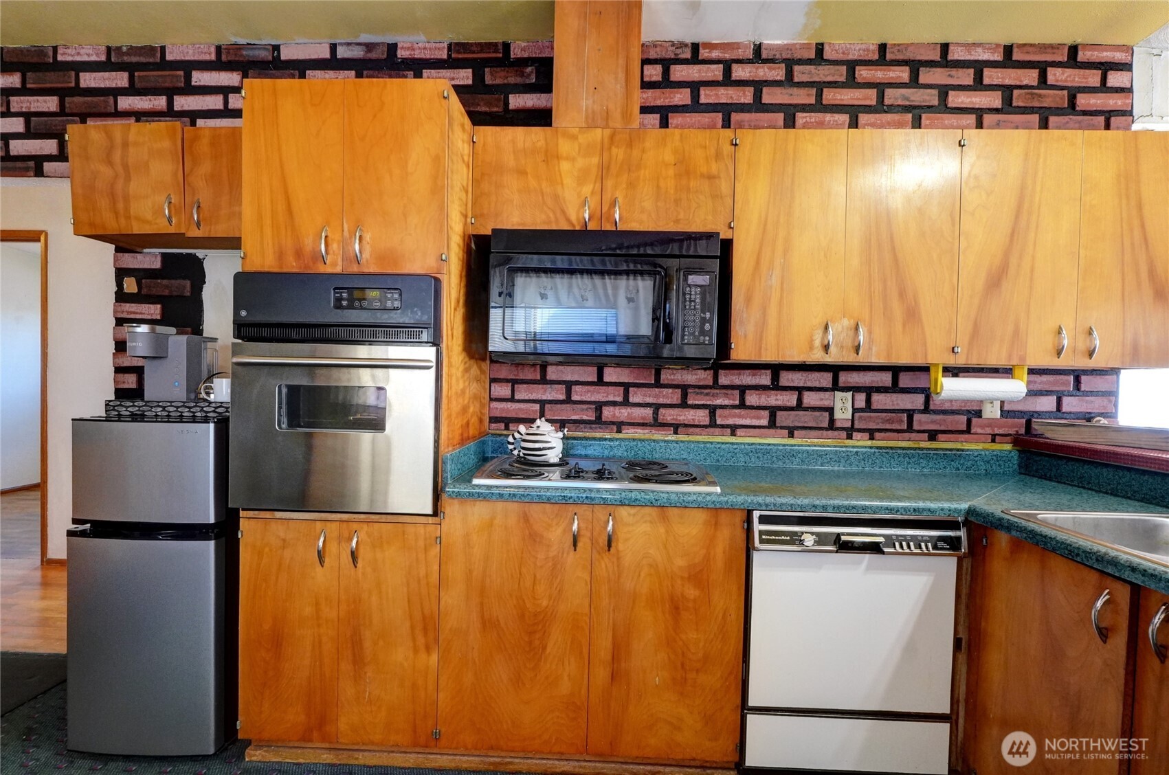 1730 N Narrows Drive , Tacoma, WA 98406-1510