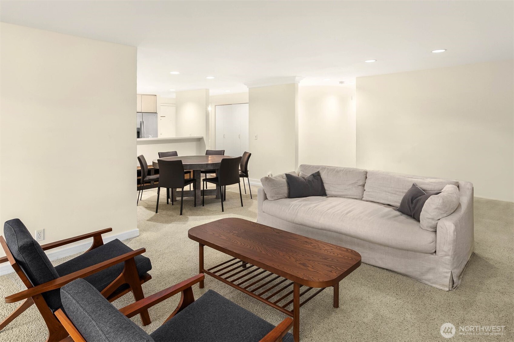 1231 5th Avenue N #204, Seattle, WA 98109