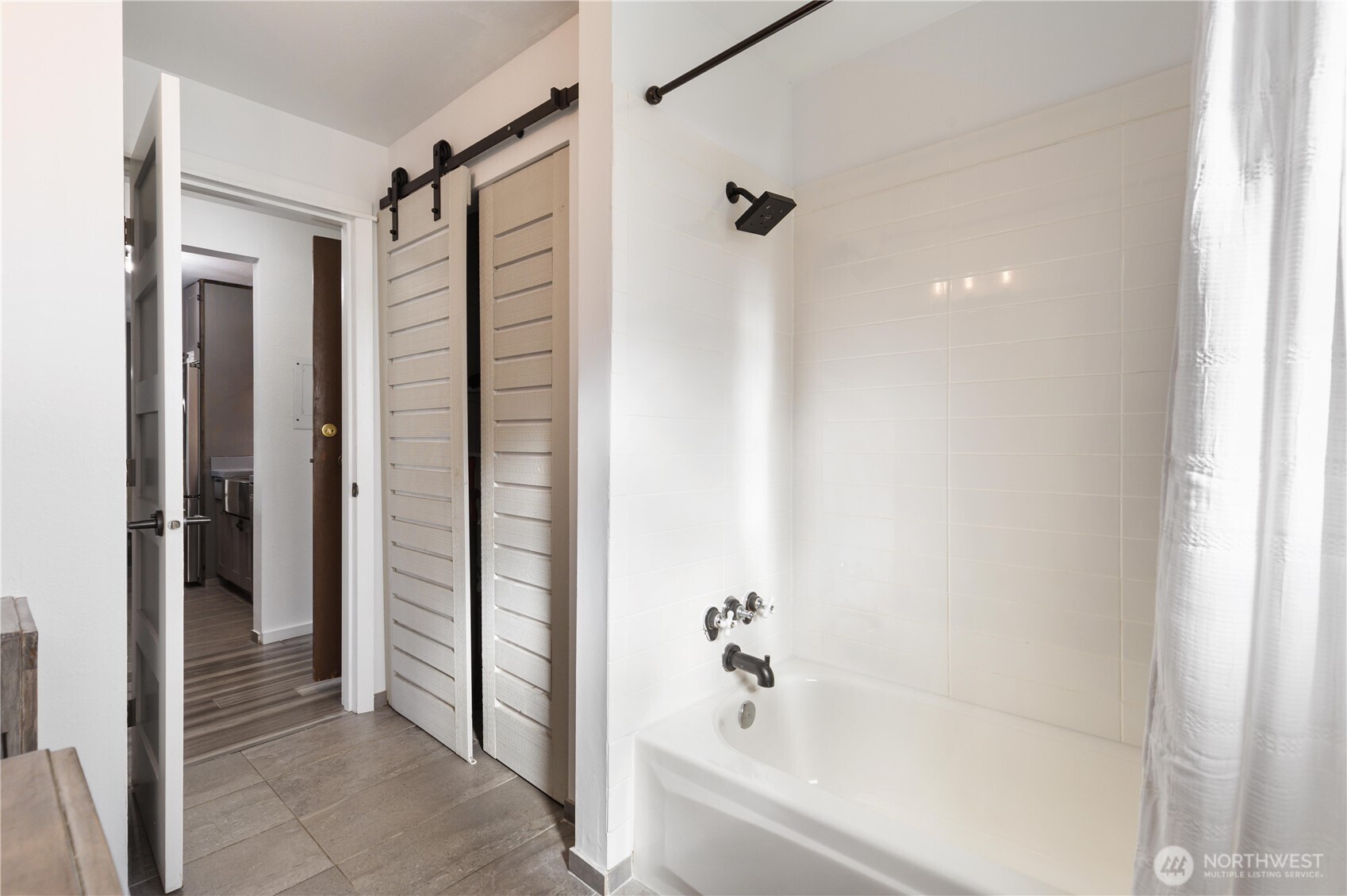 19409 56th Avenue W #201, Lynnwood, WA 98036