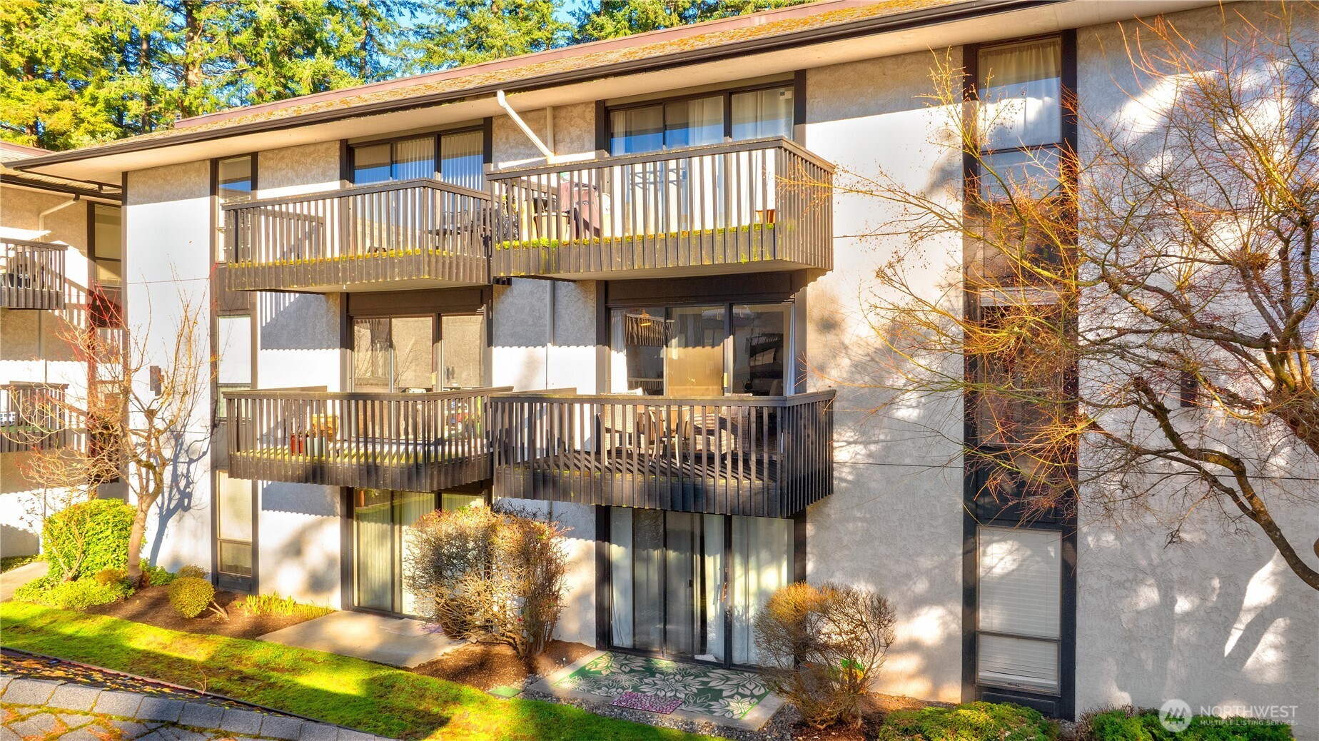 19409 56th Avenue W #201, Lynnwood, WA 98036