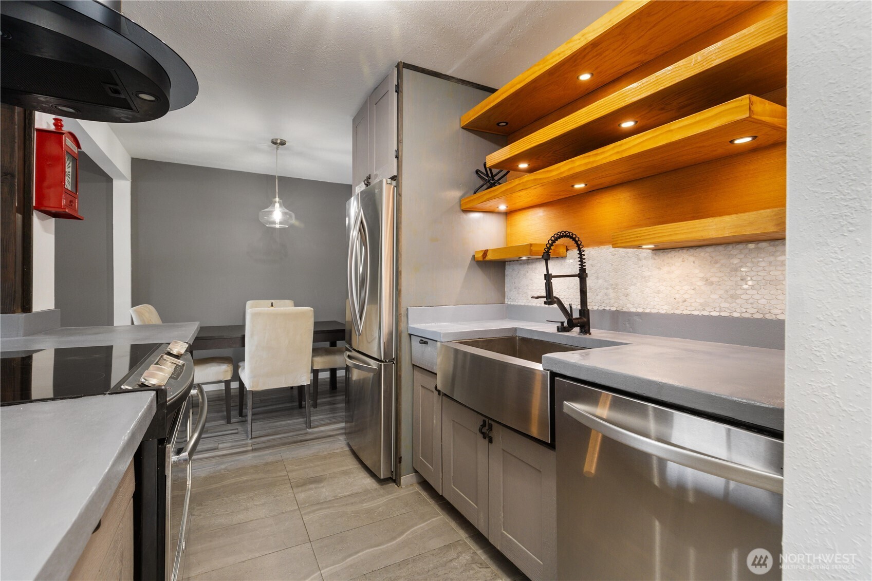 19409 56th Avenue W #201, Lynnwood, WA 98036