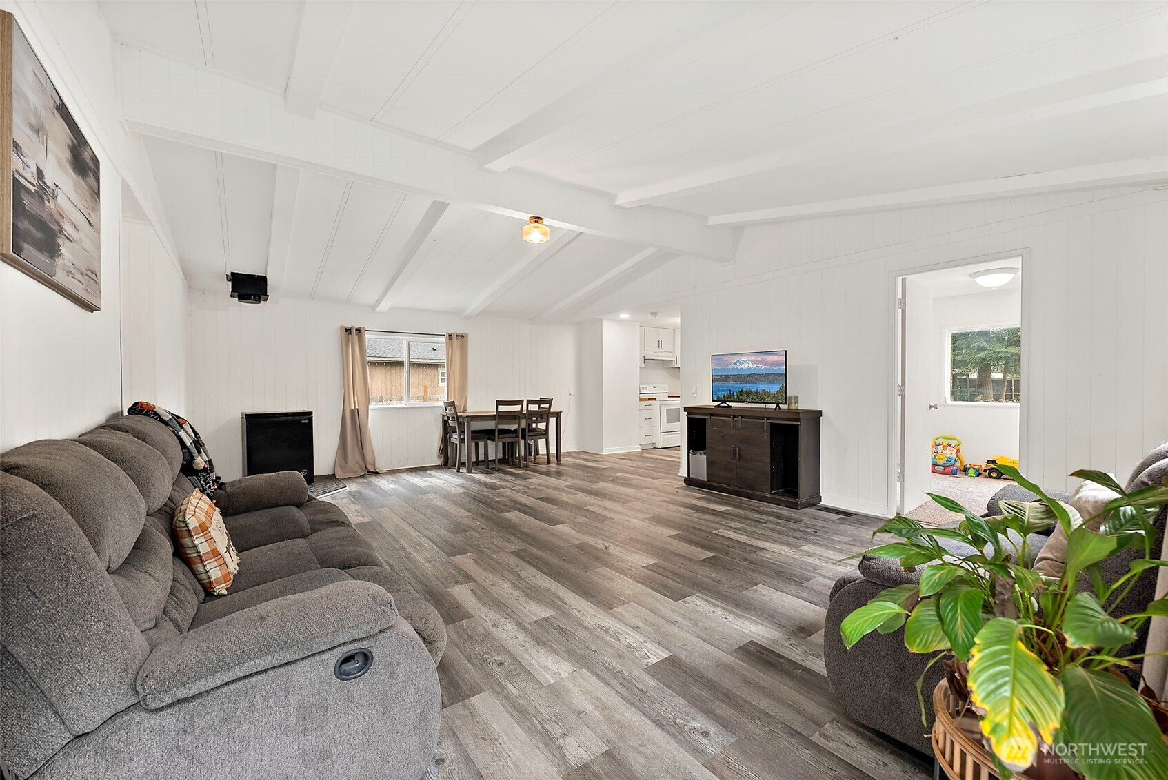 16503 Village Drive SE, Rainier, WA 98576