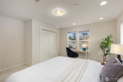 18251 NE 111th st , Redmond, WA 98052 - Photo 17