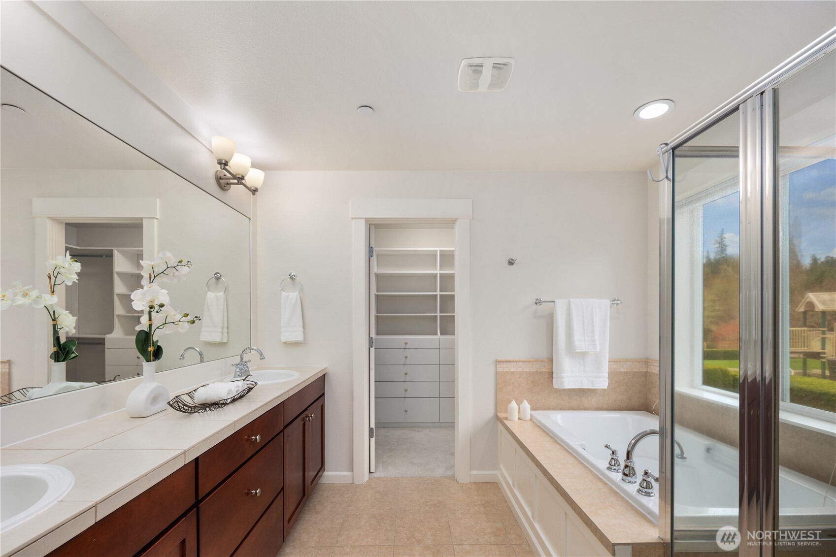 18251 NE 111th st , Redmond, WA 98052