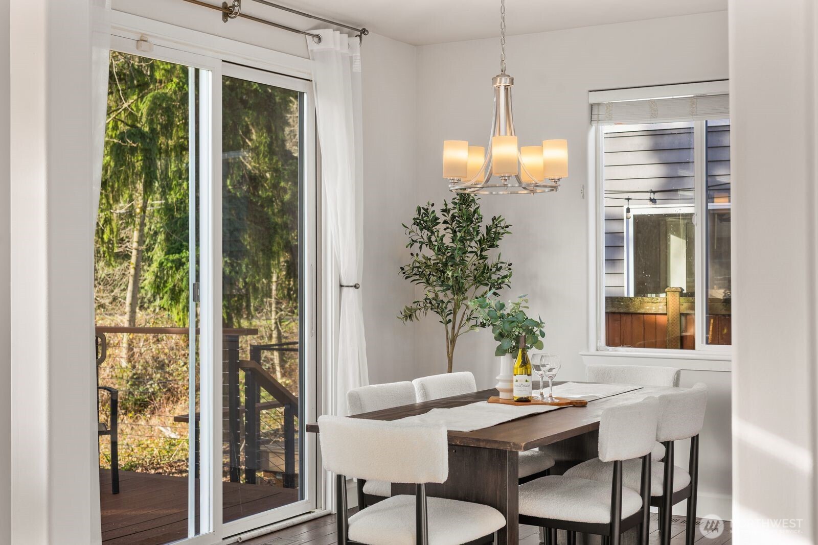 12219 NE 105th Street , Kirkland, WA 98033-8830