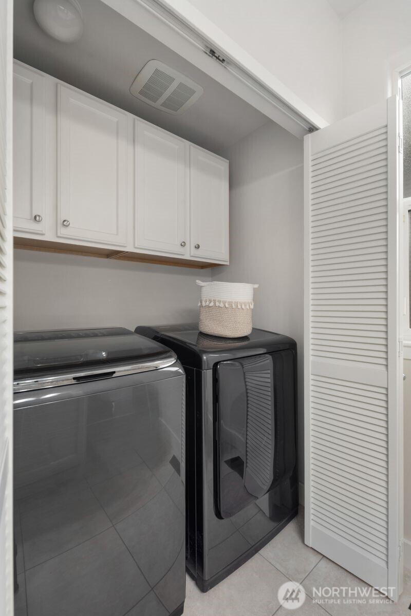 12219 NE 105th Street , Kirkland, WA 98033-8830