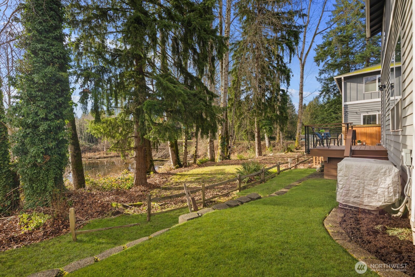 12219 NE 105th Street , Kirkland, WA 98033-8830