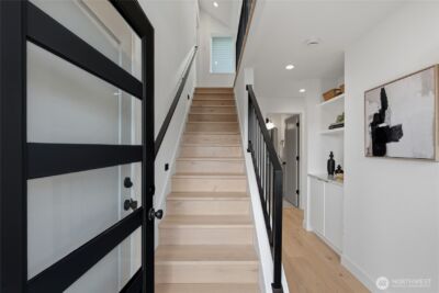 6505 19th Avenue NW, Seattle, WA 98117 - Photo 2