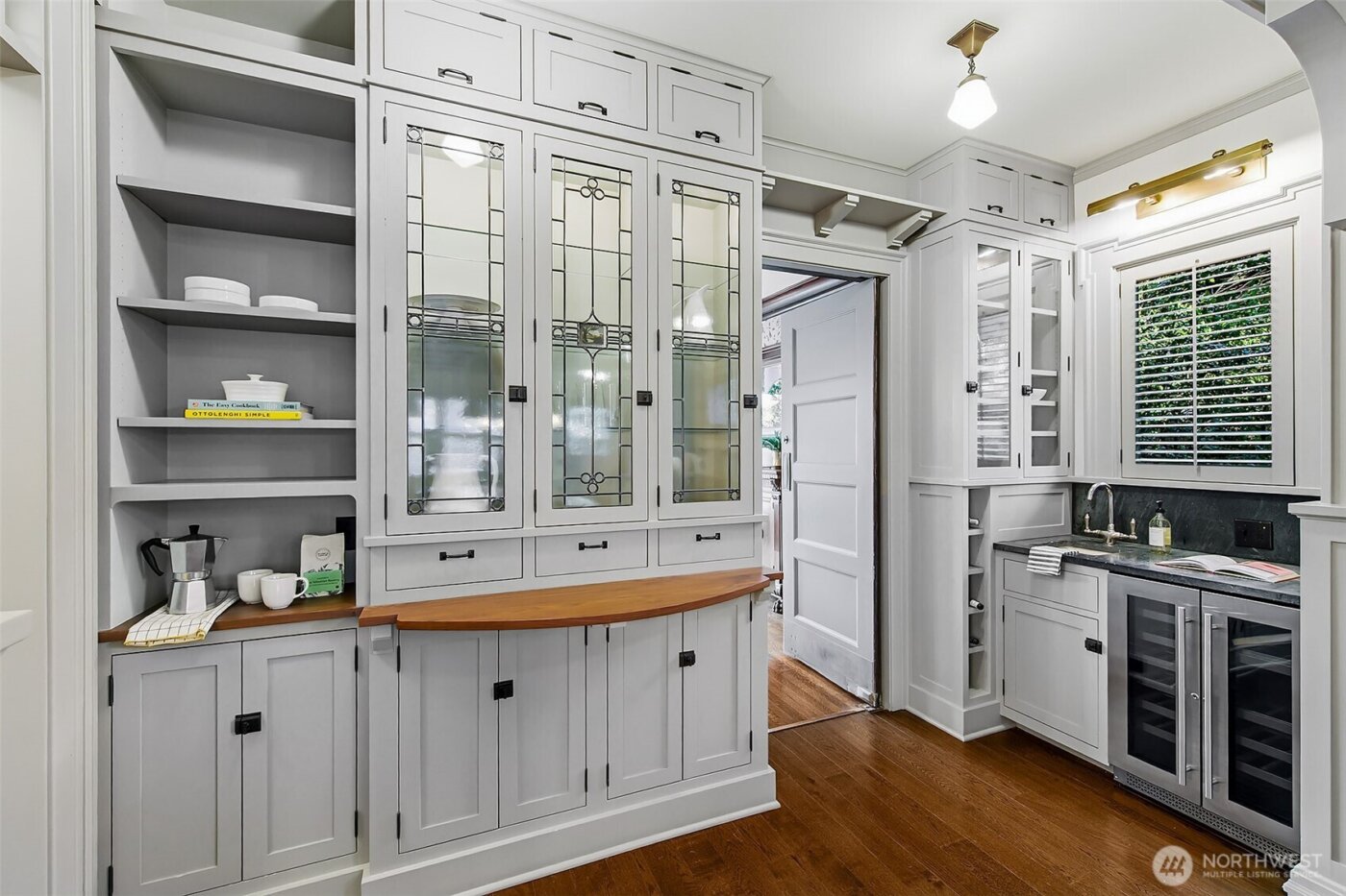 942 Harvard Avenue E, Seattle, WA 98102