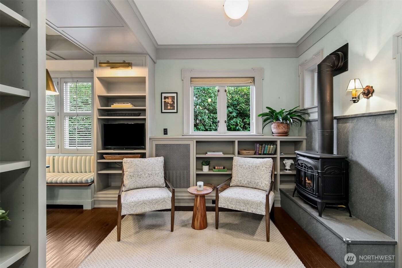 942 Harvard Avenue E, Seattle, WA 98102