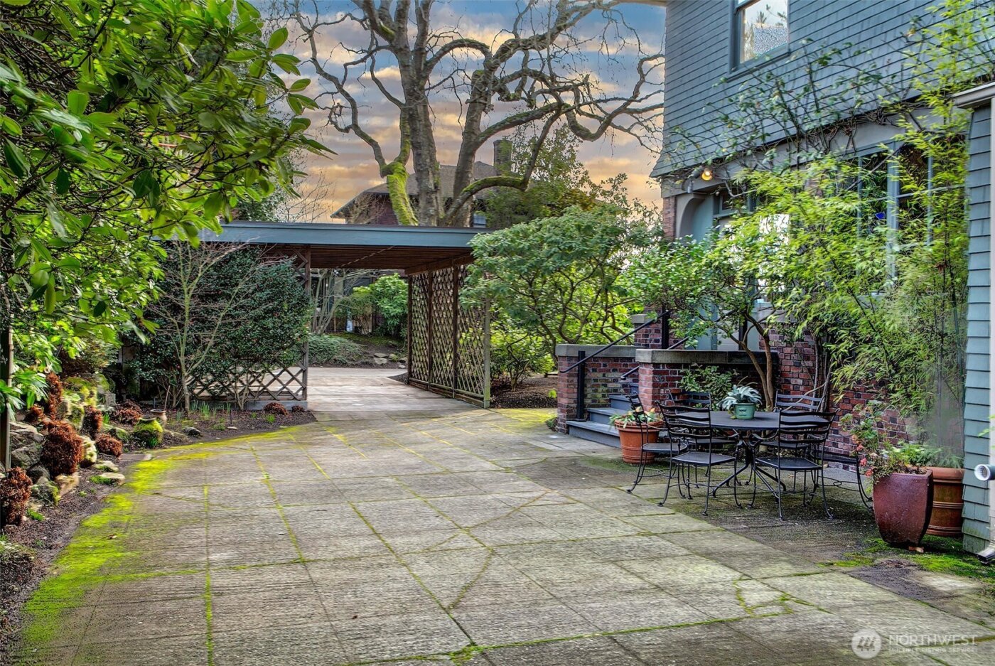 942 Harvard Avenue E, Seattle, WA 98102