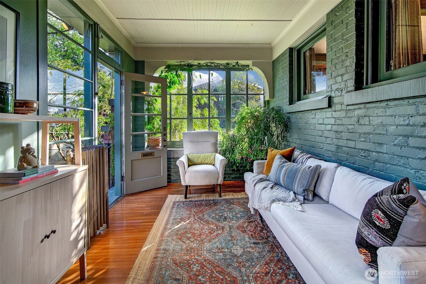 942 Harvard Avenue E, Seattle, WA 98102