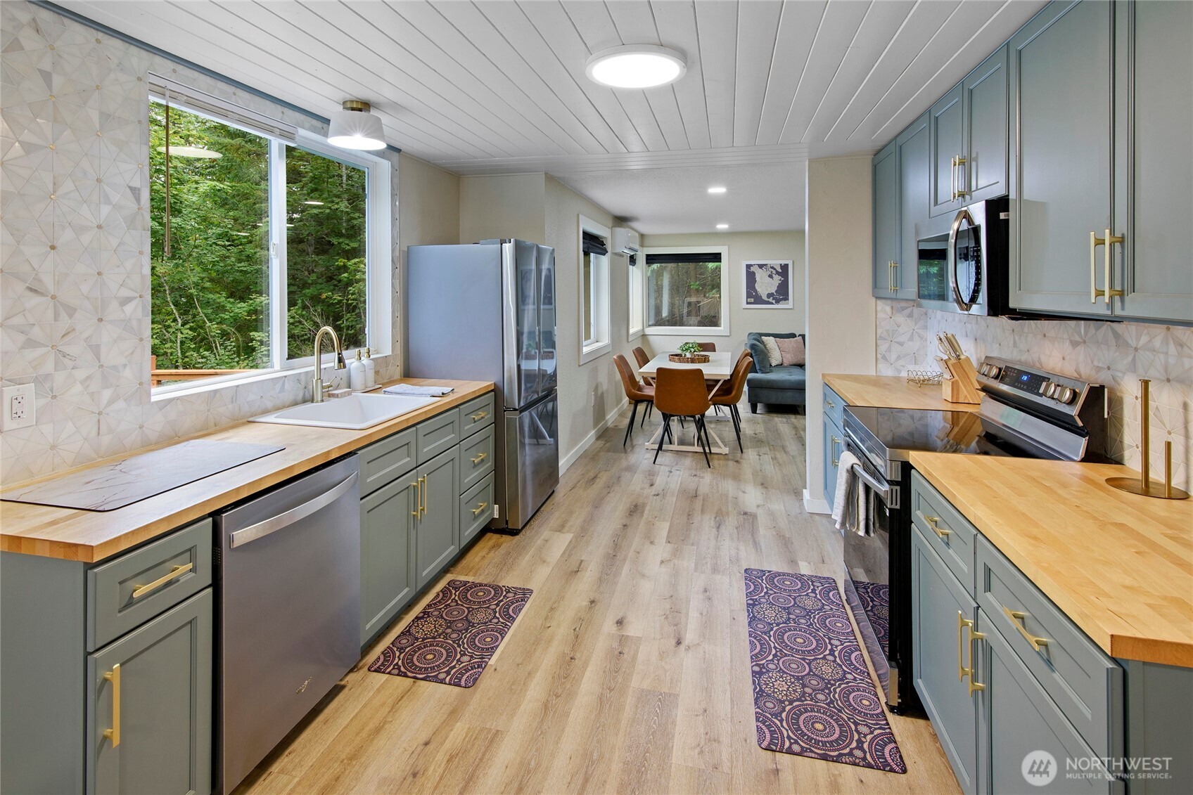 304292 Highway 101 , Brinnon, WA 98320