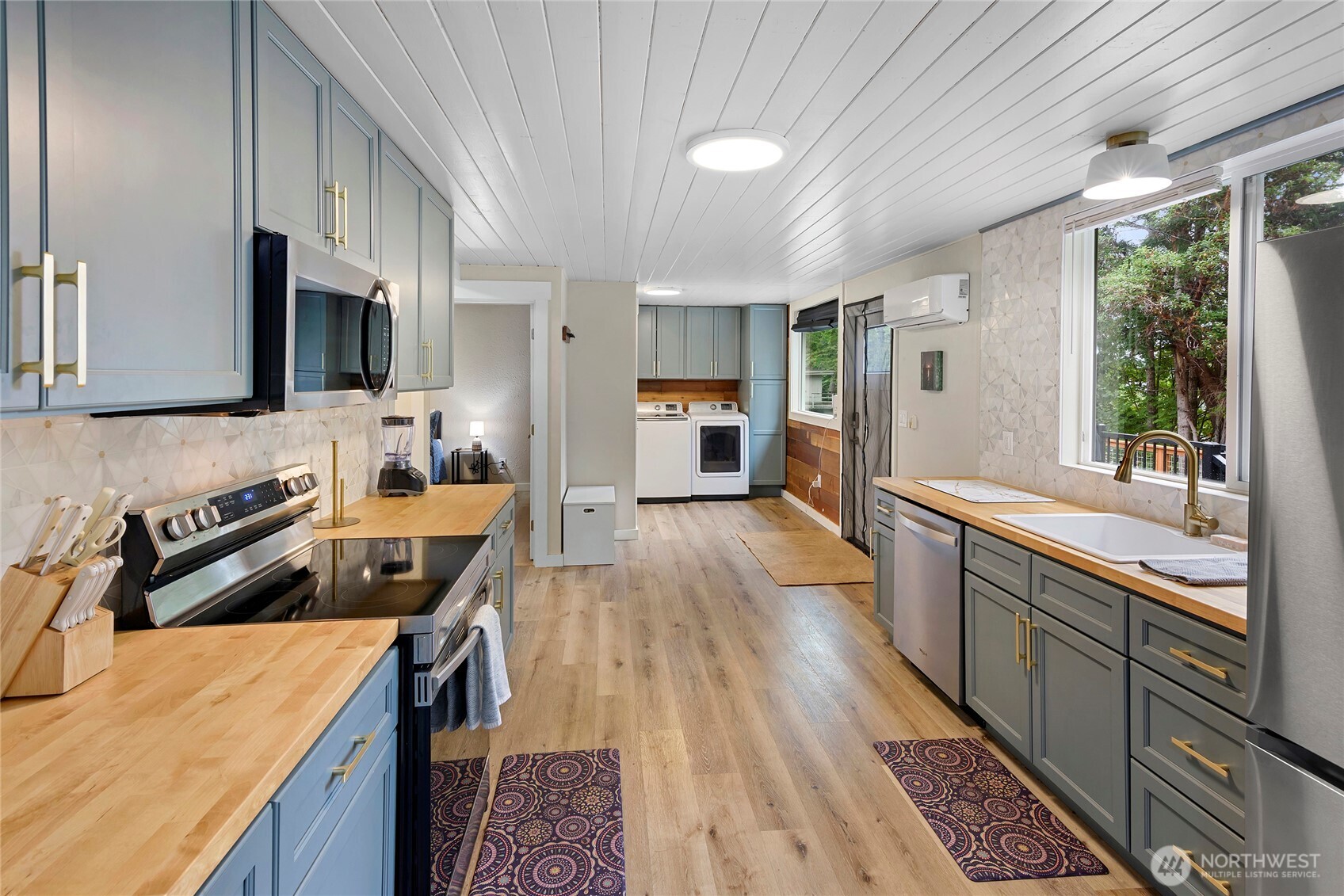 304292 Highway 101 , Brinnon, WA 98320