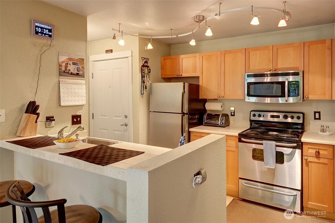 9805 Avondale Road NE #T254, Redmond, WA 98052