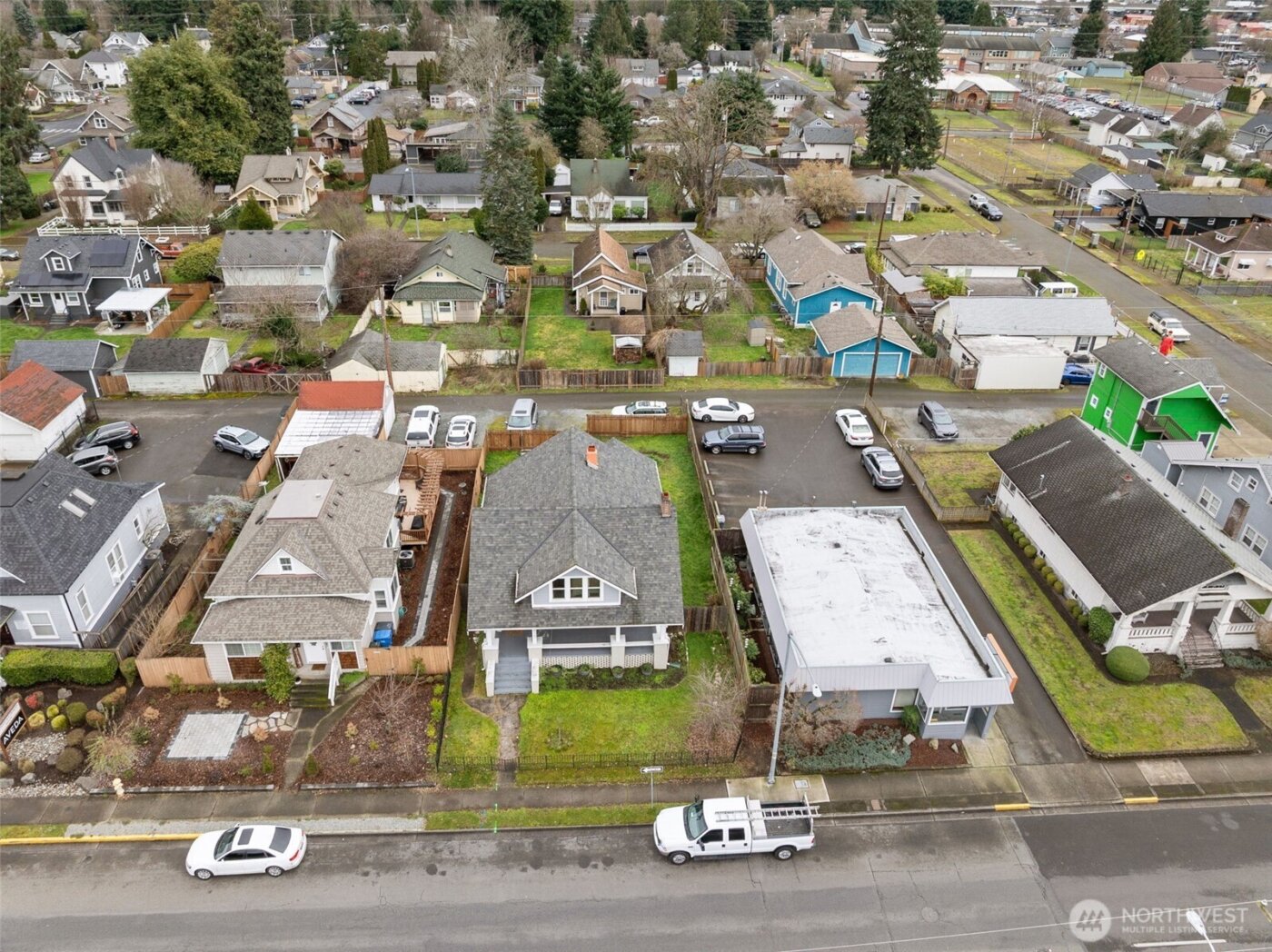413 2nd Street NE, Puyallup, WA 98372
