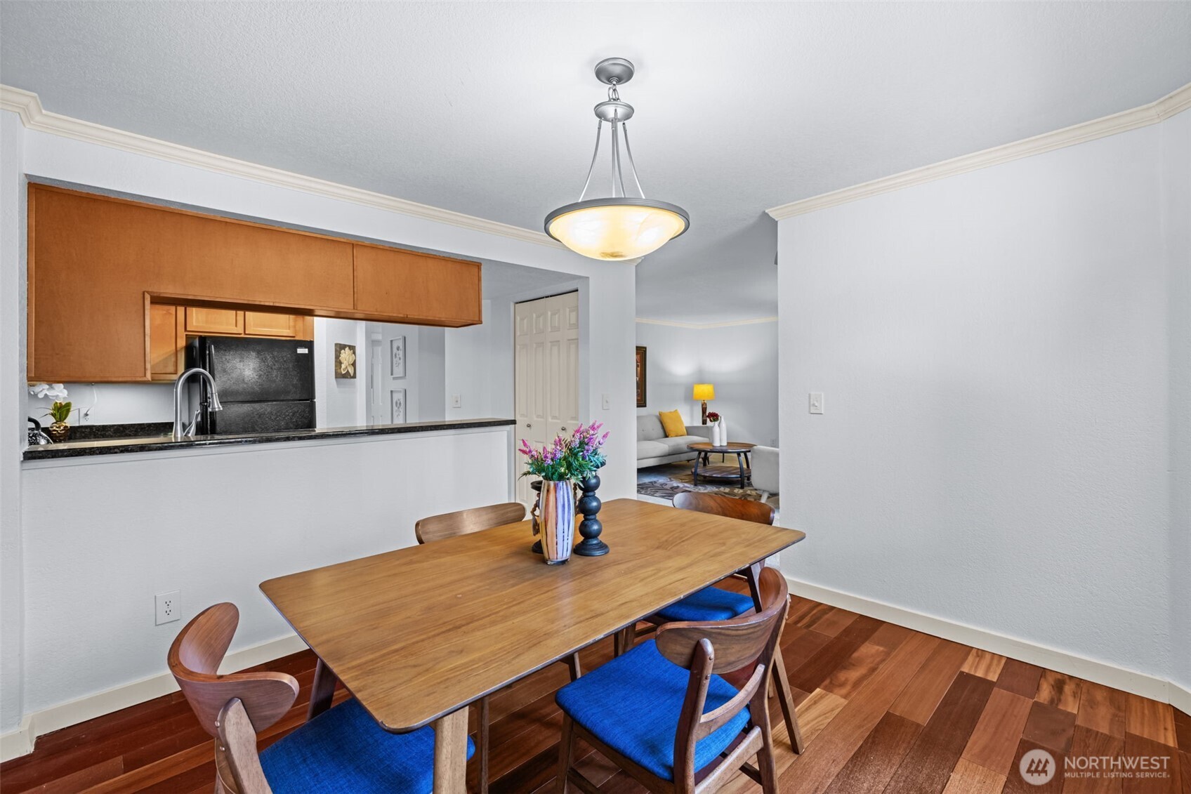 12044 100th Avenue NE #H102, Kirkland, WA 98034