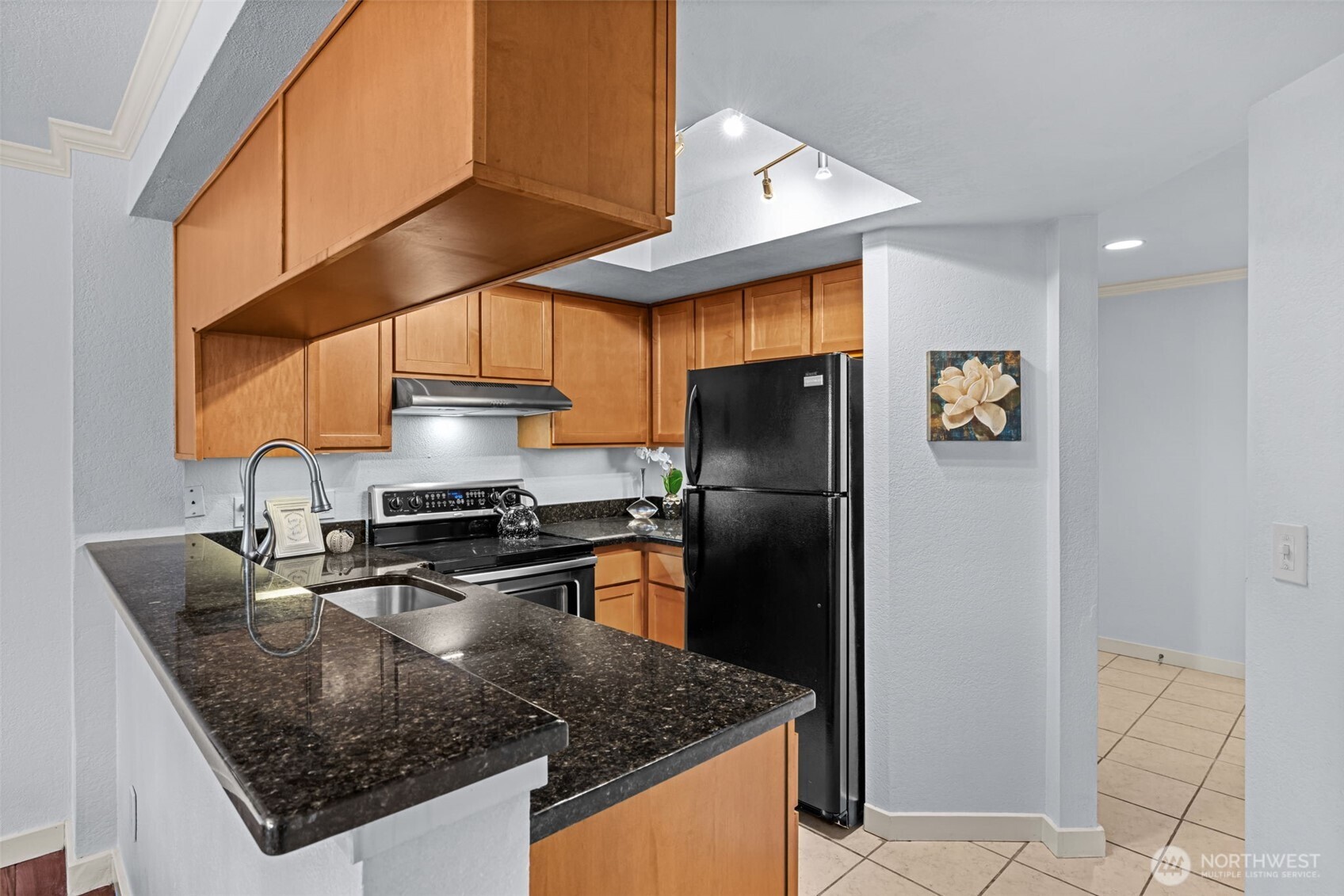 12044 100th Avenue NE #H102, Kirkland, WA 98034