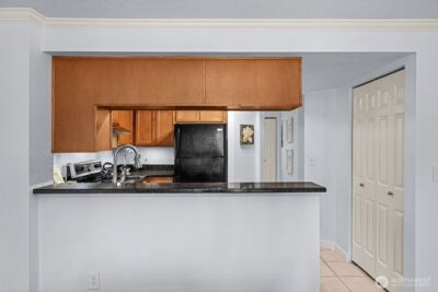 12044 100th Avenue NE #H102, Kirkland, WA 98034 - Photo 14