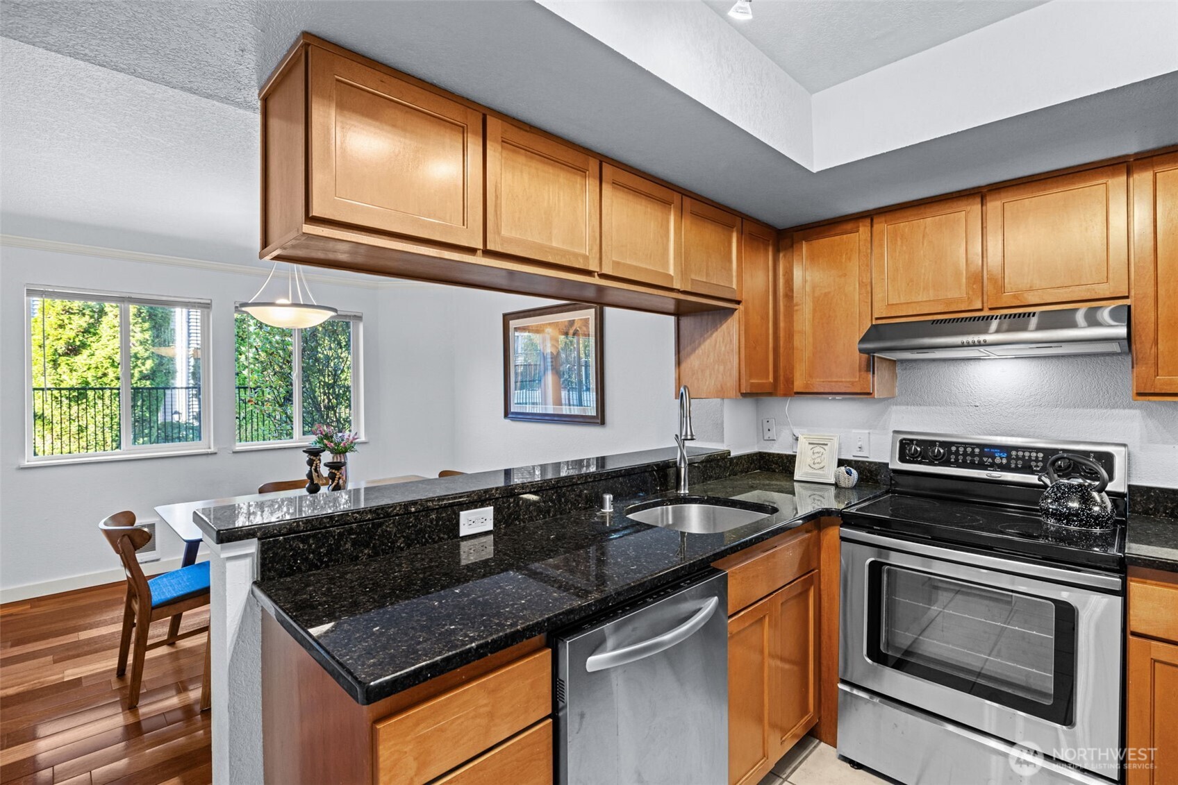 12044 100th Avenue NE #H102, Kirkland, WA 98034