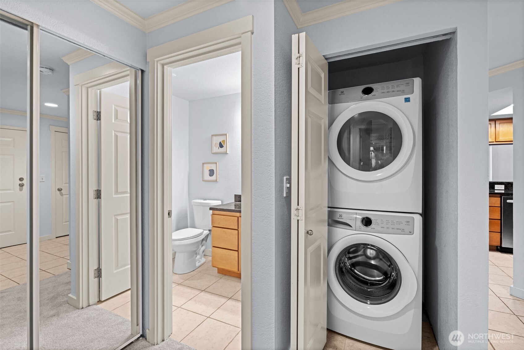 12044 100th Avenue NE #H102, Kirkland, WA 98034