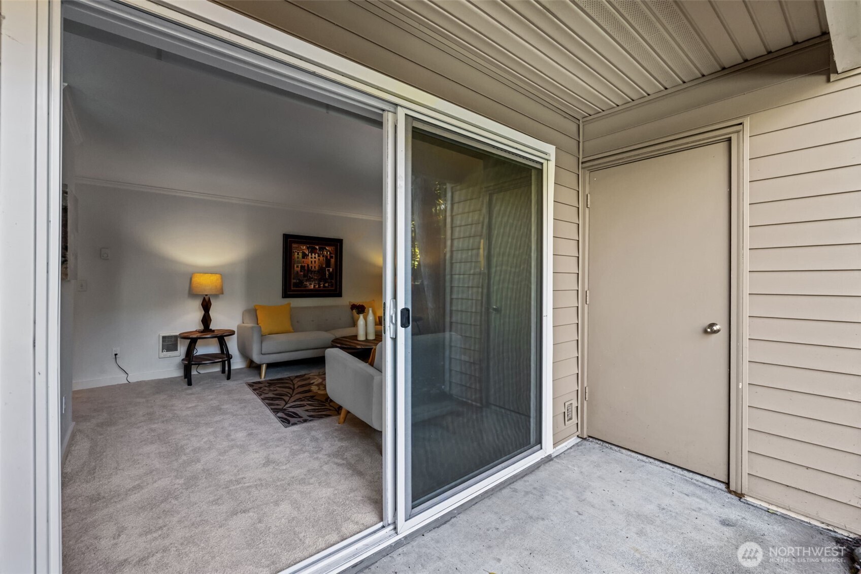 12044 100th Avenue NE #H102, Kirkland, WA 98034