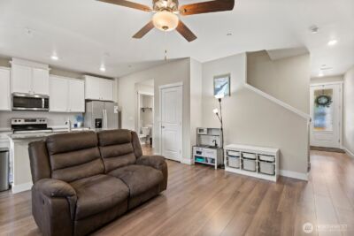 8643 35th Place NE, Marysville, WA 98270 - Photo 2