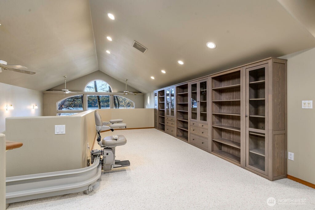 3250 E State Route 302 , Belfair, WA 98528