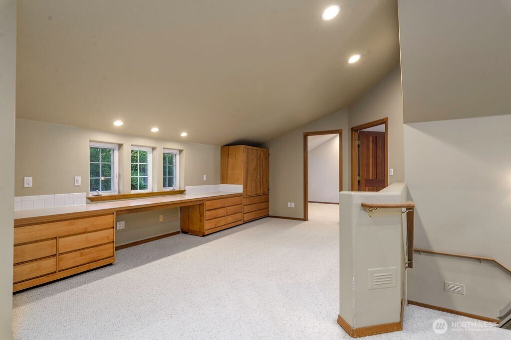 3250 E State Route 302 , Belfair, WA 98528