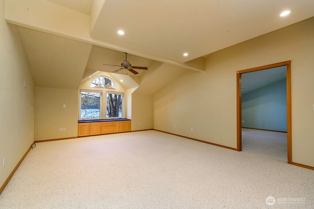 3250 E State Route 302 , Belfair, WA 98528