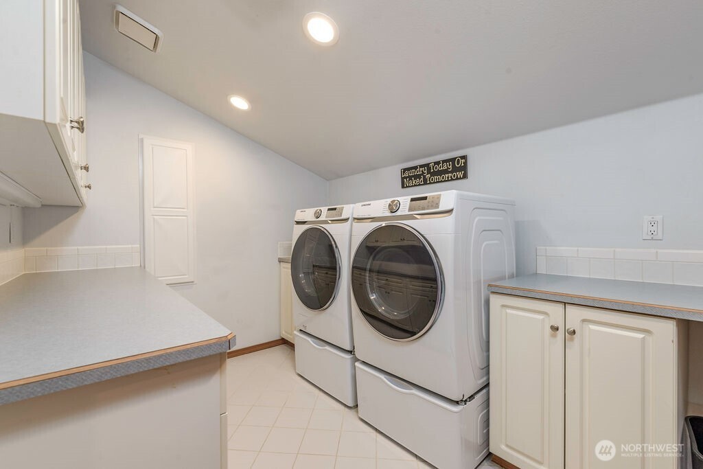 3250 E State Route 302 , Belfair, WA 98528