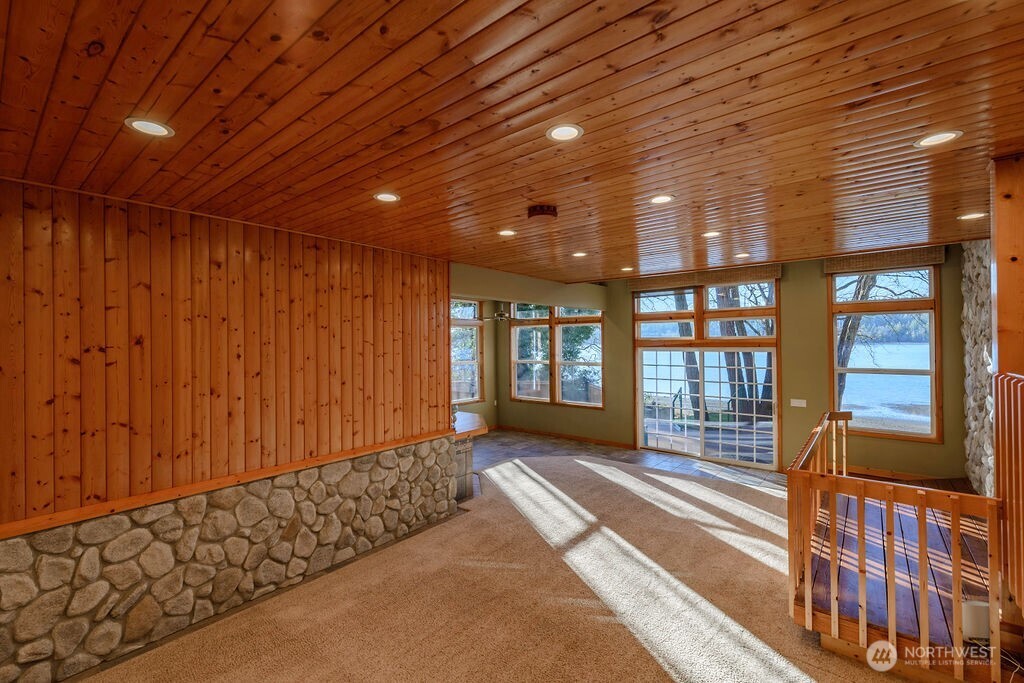 3250 E State Route 302 , Belfair, WA 98528